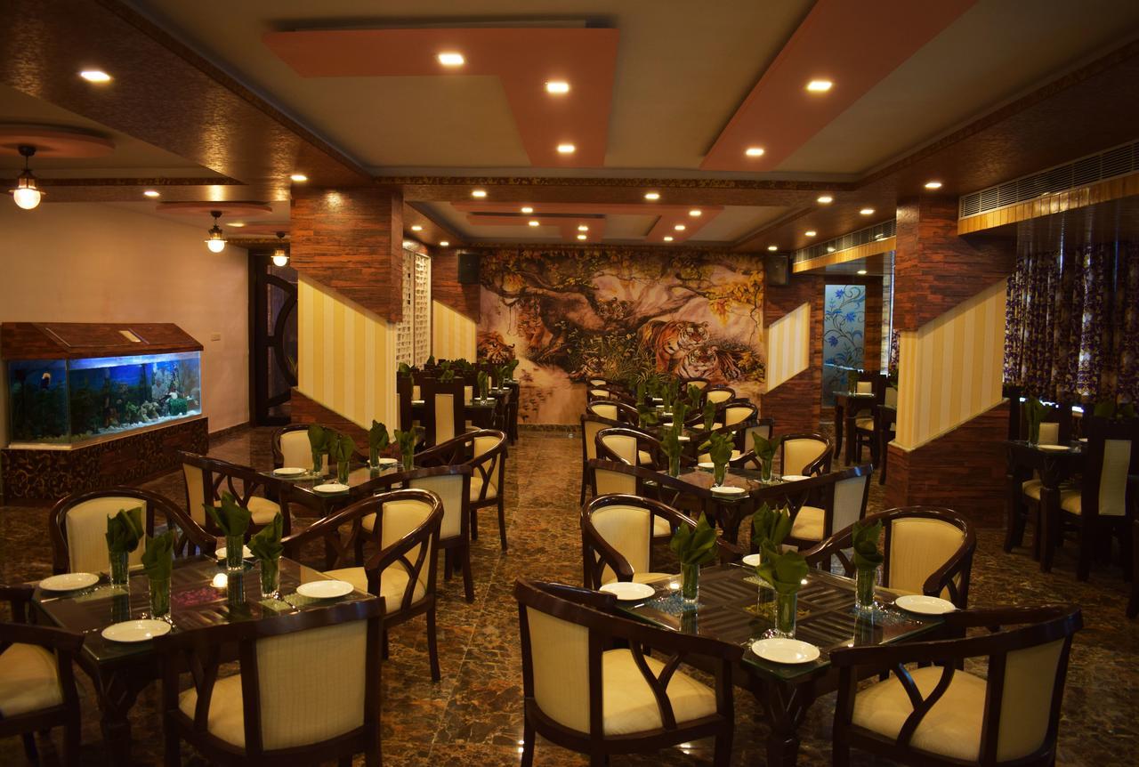 Hotel New Majestic Ajmer Exteriör bild